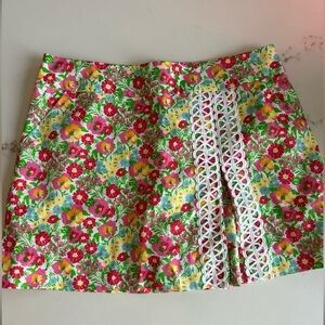 Lilly Pulitzer vintage Floral skort with Lace Detail size 00
